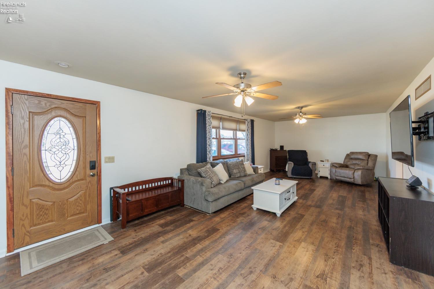 1541 W Cole Road, Fremont, Ohio image 13