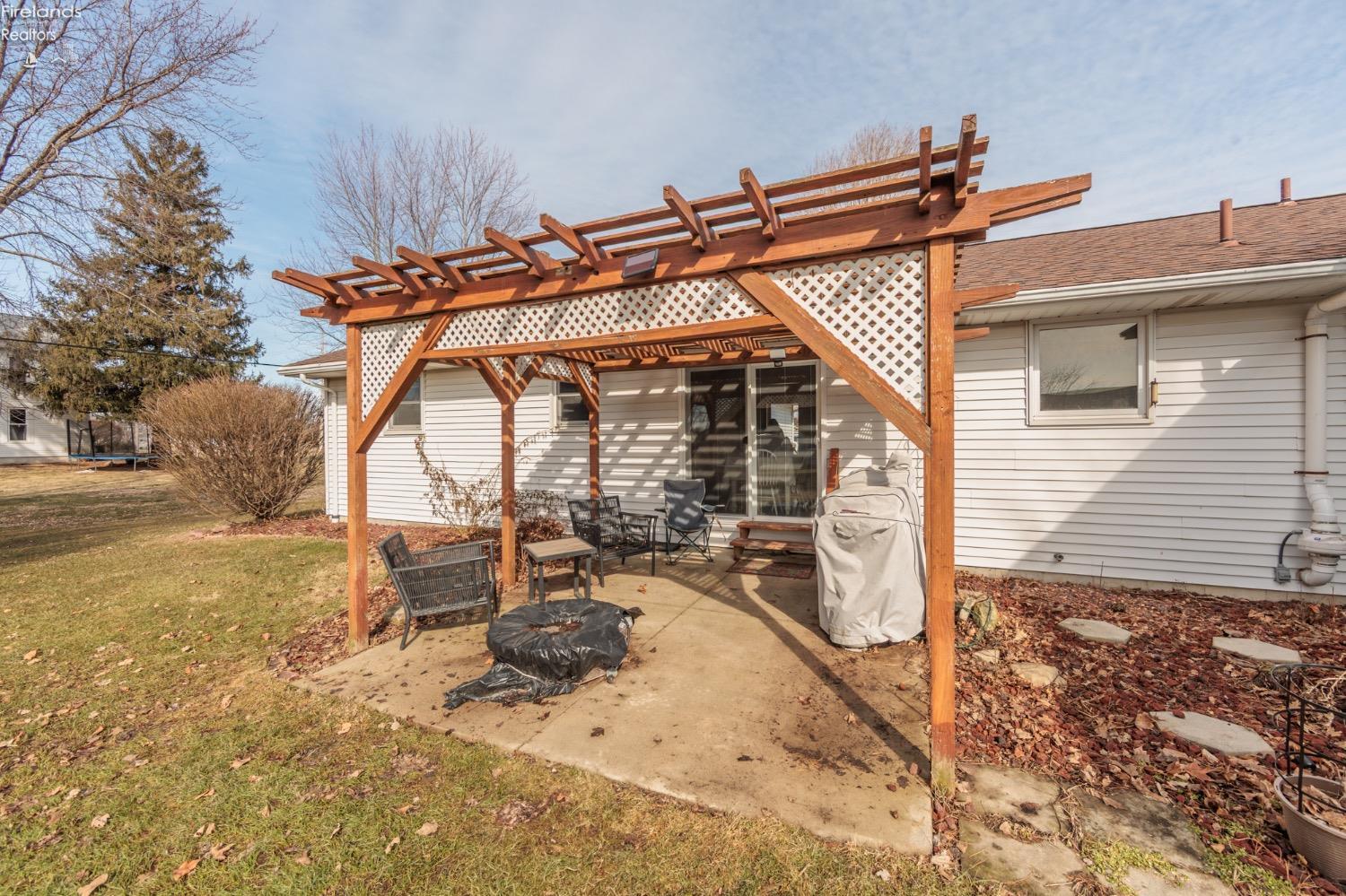 1541 W Cole Road, Fremont, Ohio image 3