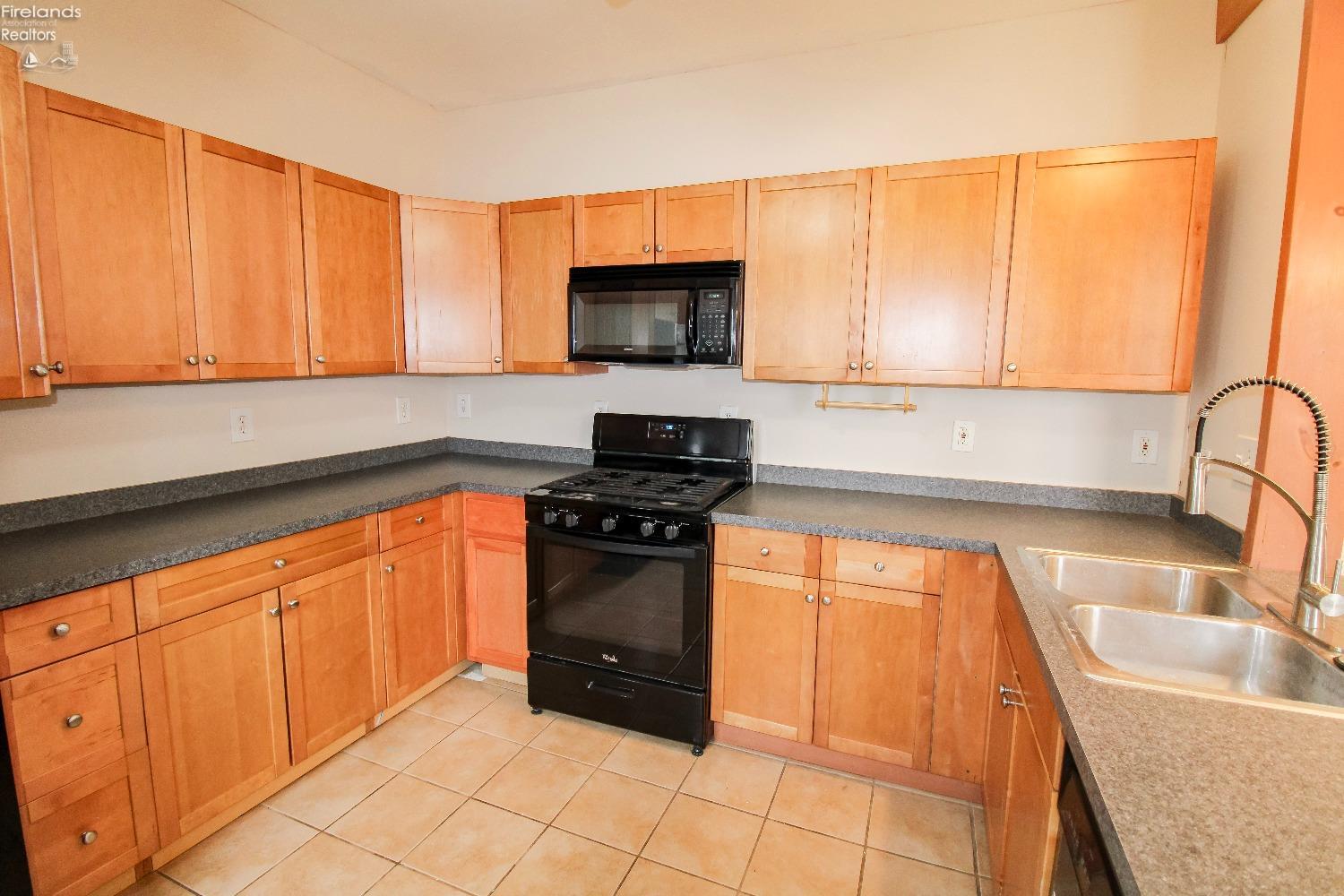 Sandusky, Ohio 44870, United States, 4 Bedrooms Bedrooms, ,2 BathroomsBathrooms,Residential,Active,4364