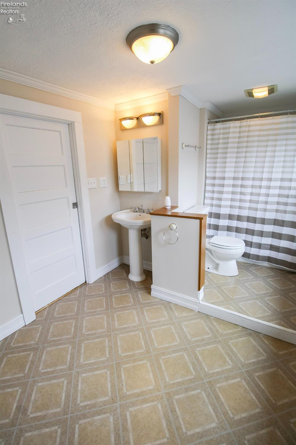 Sandusky, Ohio 44870, United States, 4 Bedrooms Bedrooms, ,2 BathroomsBathrooms,Residential,Active,4364