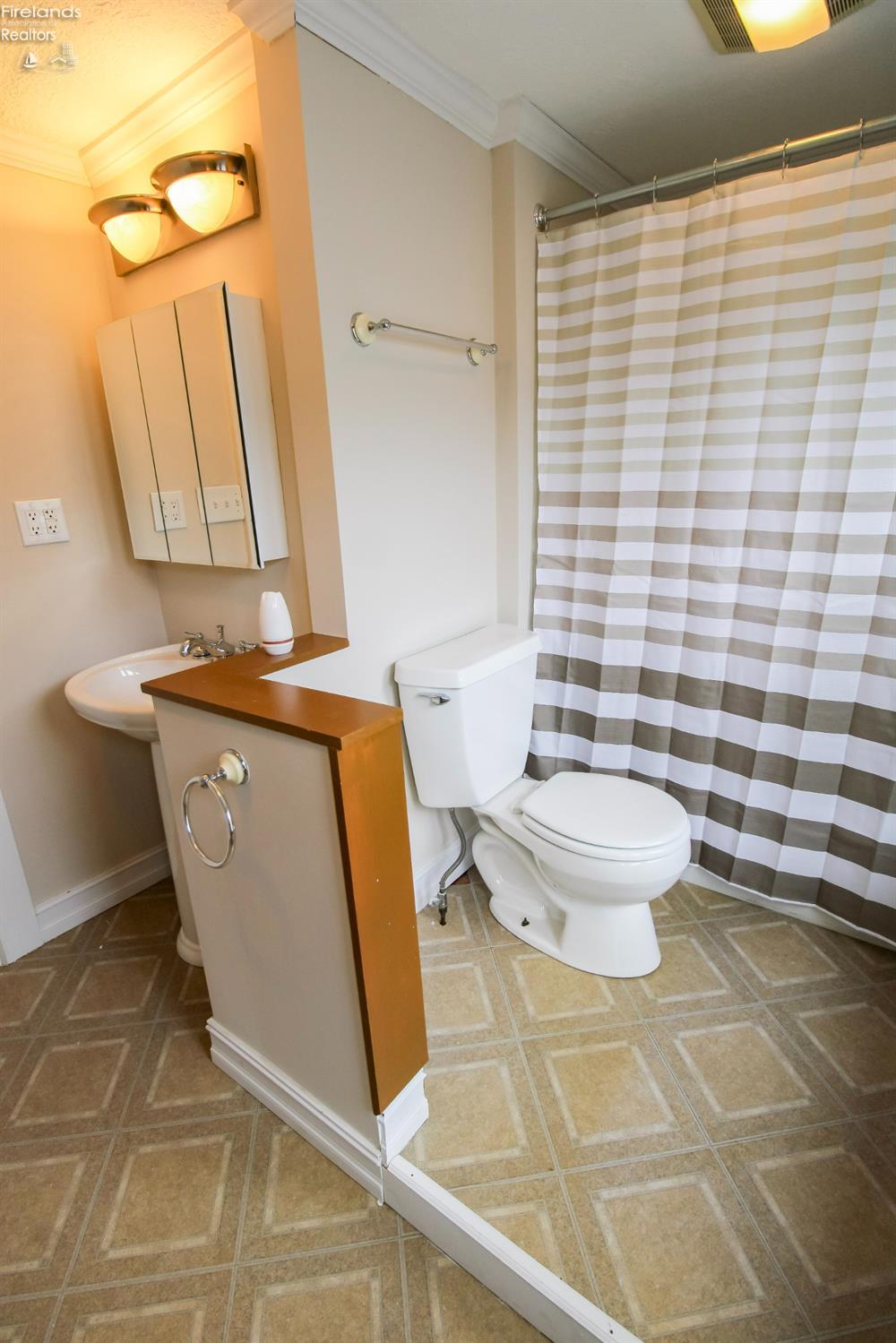 Sandusky, Ohio 44870, United States, 4 Bedrooms Bedrooms, ,2 BathroomsBathrooms,Residential,Active,4364