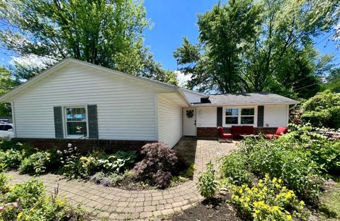 Homes For Sale - 303 Portland Drive<br/> Huron, OH 44839