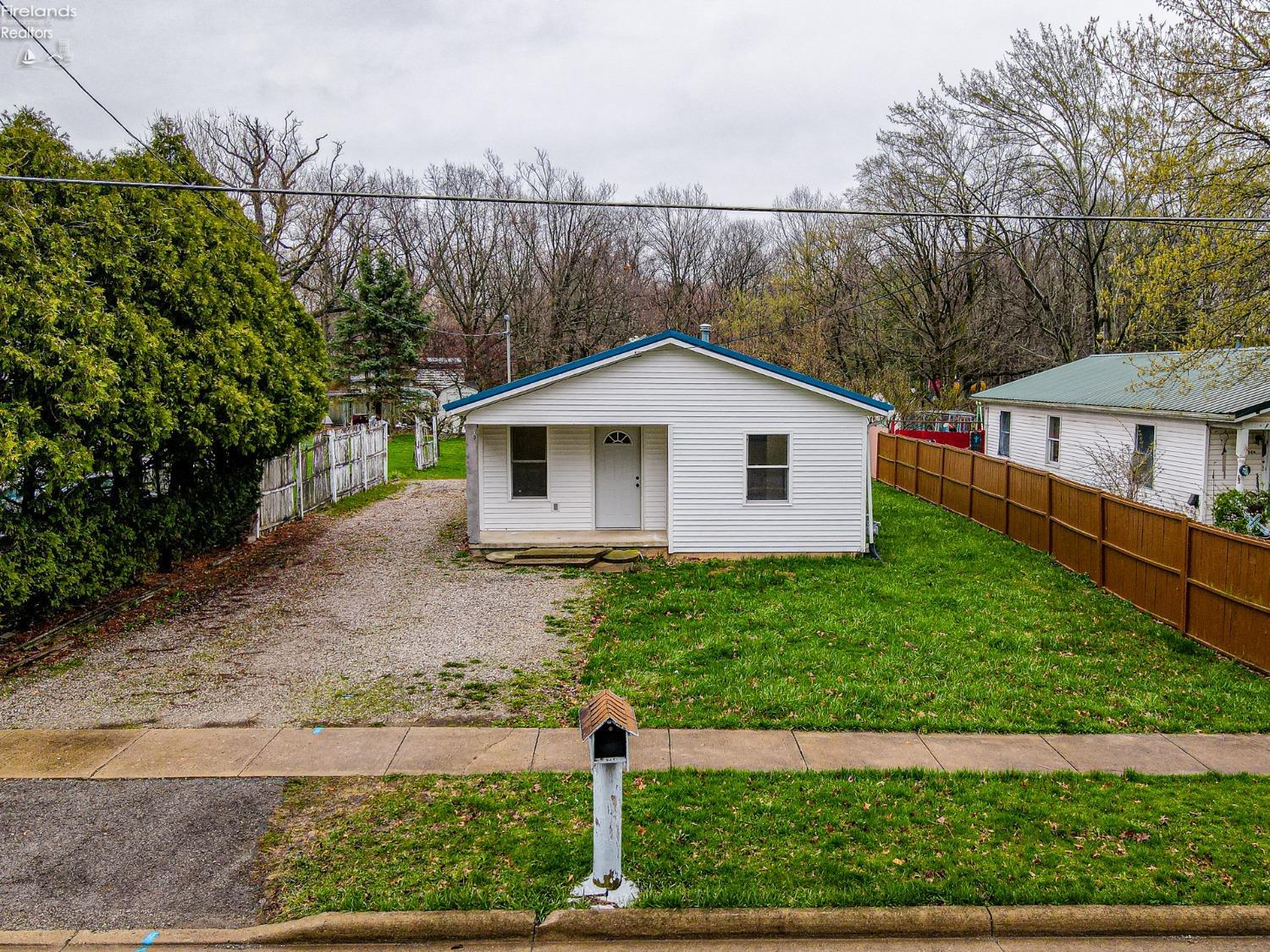 508 Keefer St, Willard, Ohio image 2