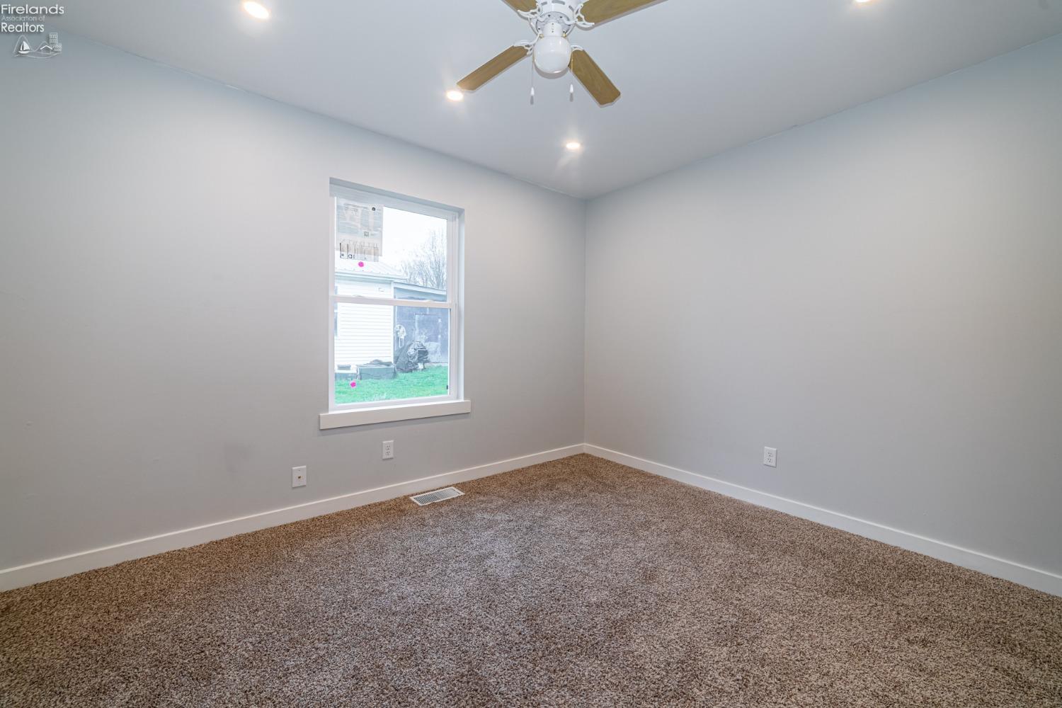 508 Keefer St, Willard, Ohio image 13