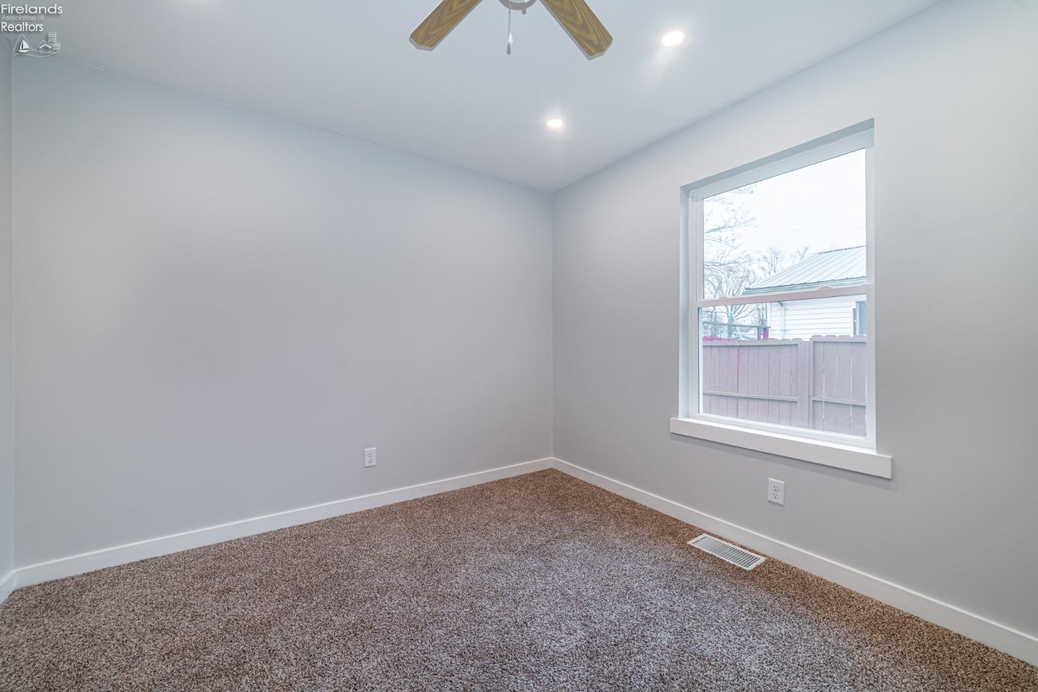 508 Keefer St, Willard, Ohio image 15