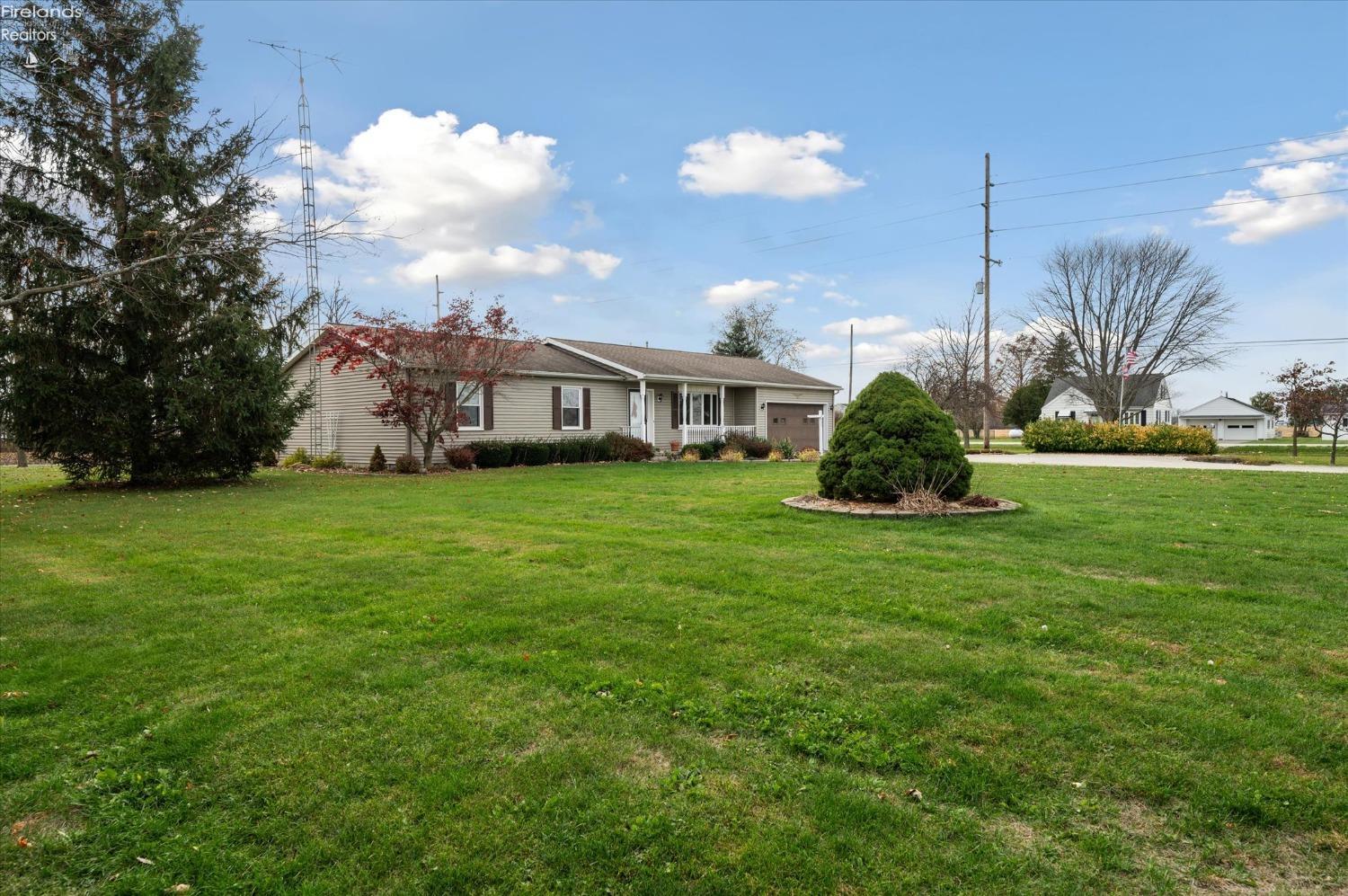 14980 Woodside Drive, Rocky Ridge, Ohio image 4