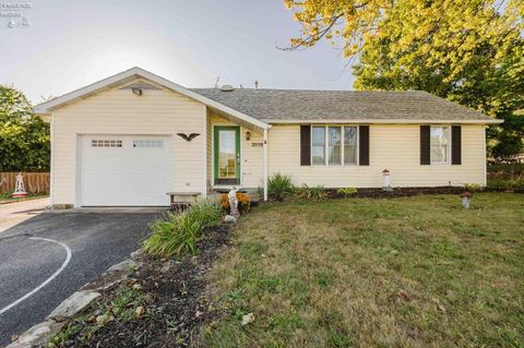 Homes For Sale - 2058 Skyline Drive<br/> Marblehead, OH 43440