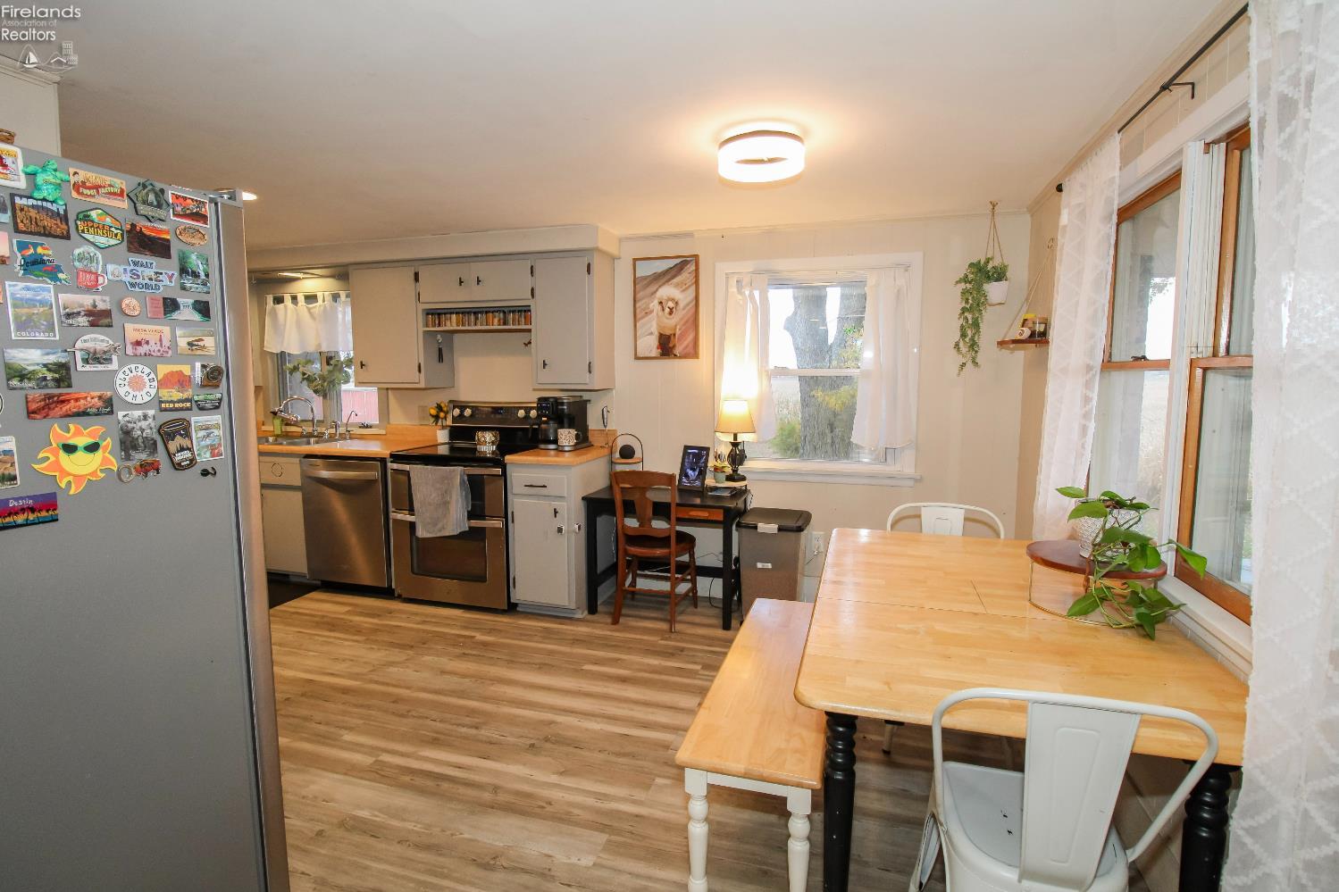 Bellevue, Ohio 44811, United States, 4 Bedrooms Bedrooms, ,2 BathroomsBathrooms,Residential,Active,242247