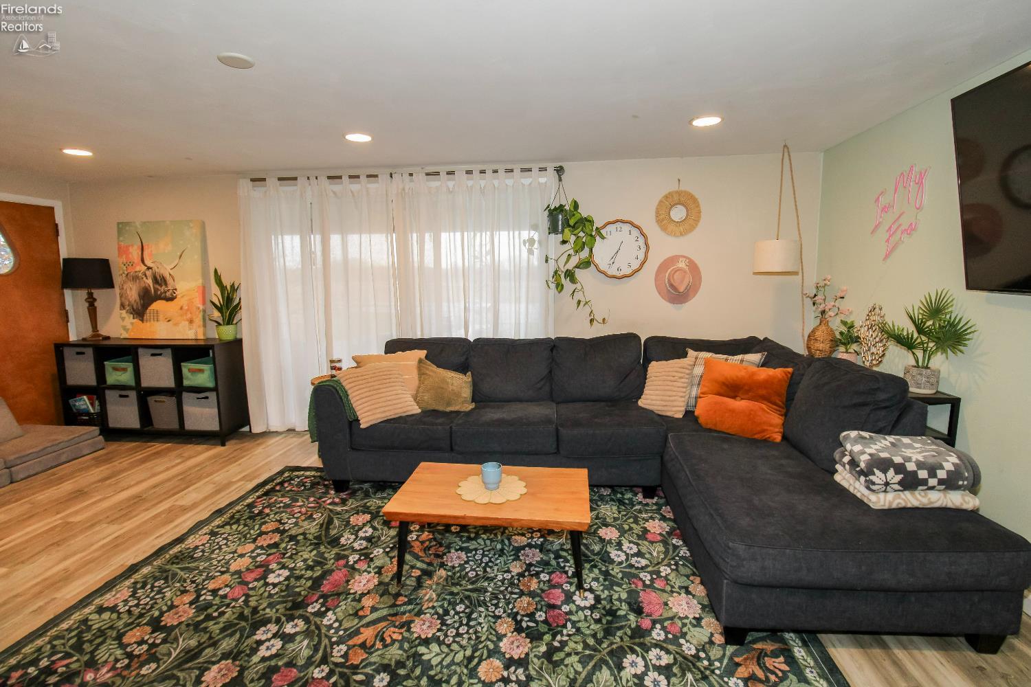 Bellevue, Ohio 44811, United States, 4 Bedrooms Bedrooms, ,2 BathroomsBathrooms,Residential,Active,242247