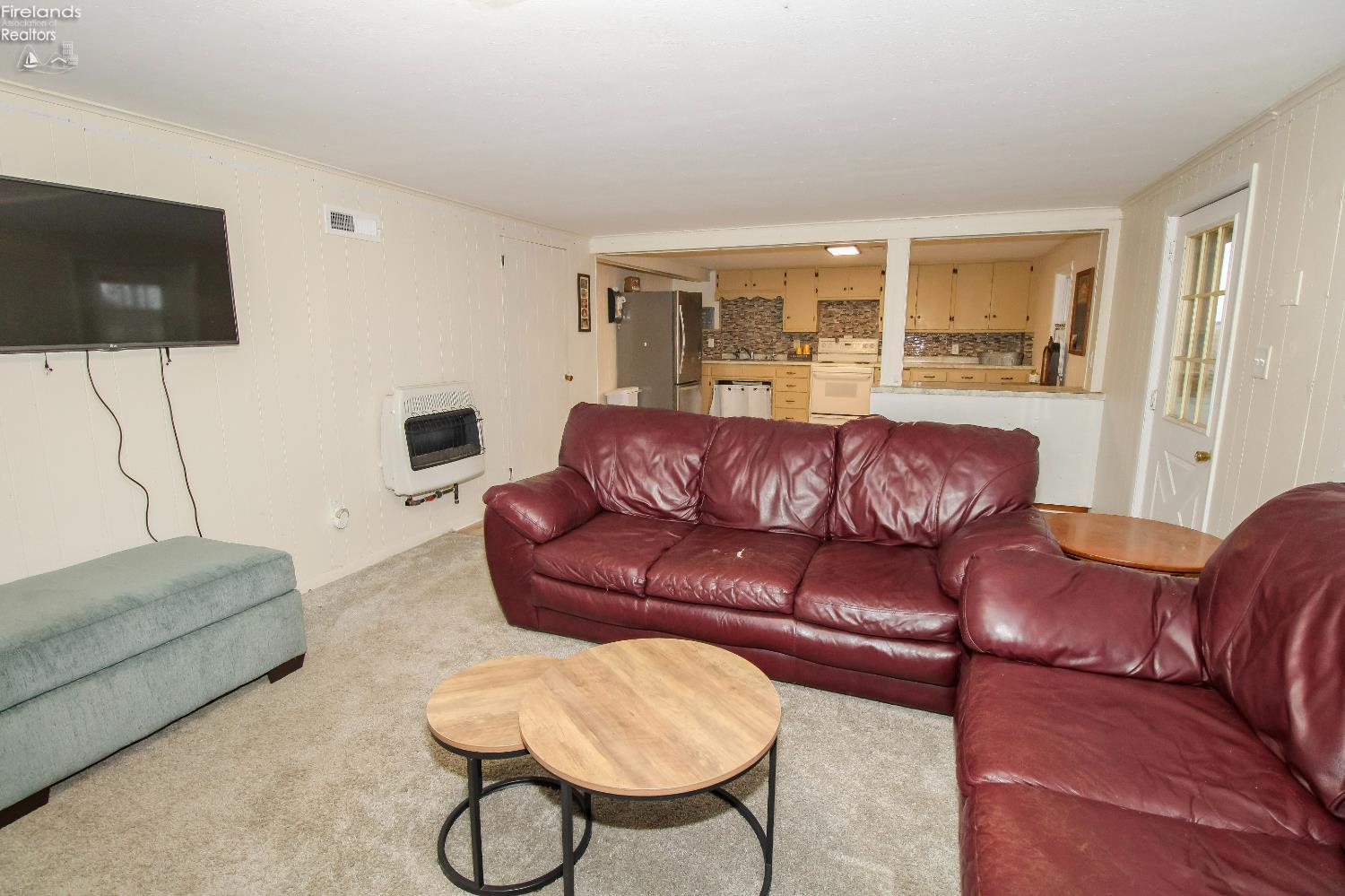 Bellevue, Ohio 44811, United States, 4 Bedrooms Bedrooms, ,2 BathroomsBathrooms,Residential,Active,242247