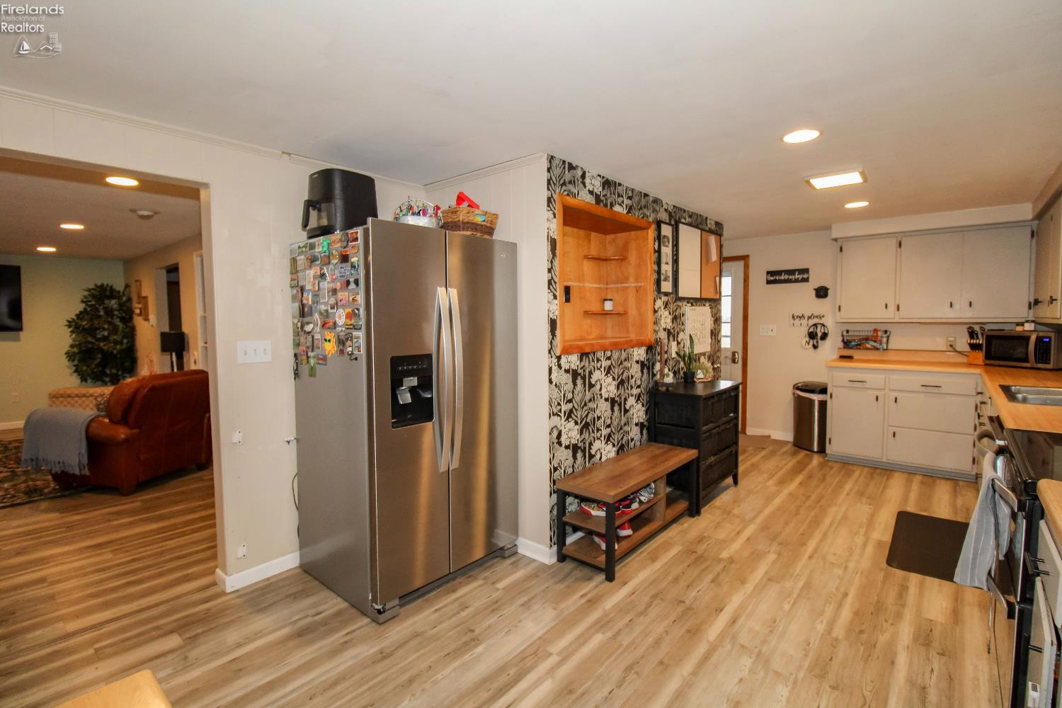 Bellevue, Ohio 44811, United States, 4 Bedrooms Bedrooms, ,2 BathroomsBathrooms,Residential,Active,242247