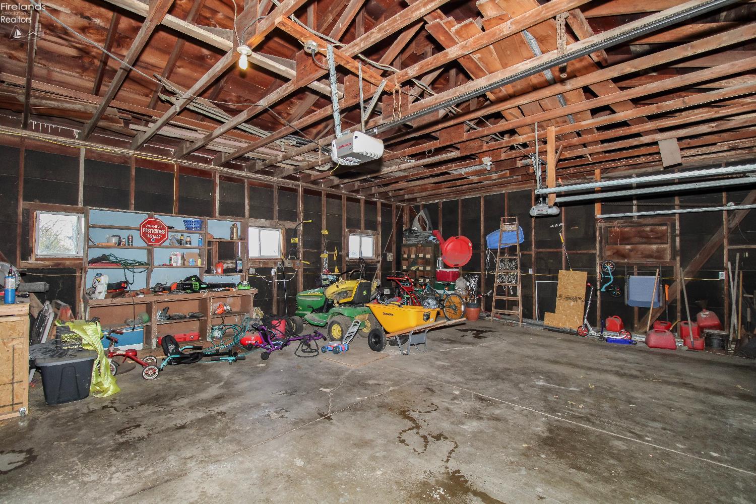 Bellevue, Ohio 44811, United States, 4 Bedrooms Bedrooms, ,2 BathroomsBathrooms,Residential,Active,242247