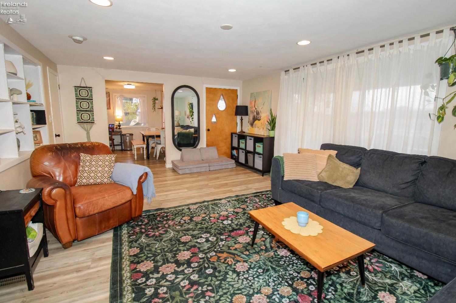 Bellevue, Ohio 44811, United States, 4 Bedrooms Bedrooms, ,2 BathroomsBathrooms,Residential,Active,242247