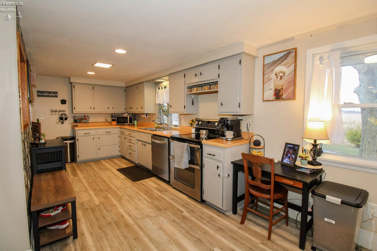 Bellevue, Ohio 44811, United States, 4 Bedrooms Bedrooms, ,2 BathroomsBathrooms,Residential,Active,242247