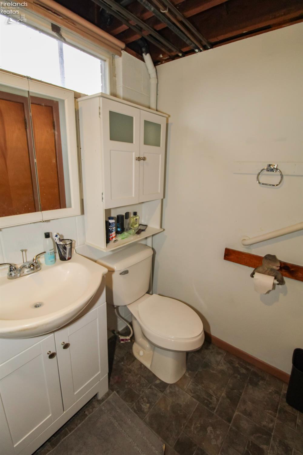 Bellevue, Ohio 44811, United States, 4 Bedrooms Bedrooms, ,2 BathroomsBathrooms,Residential,Active,242247