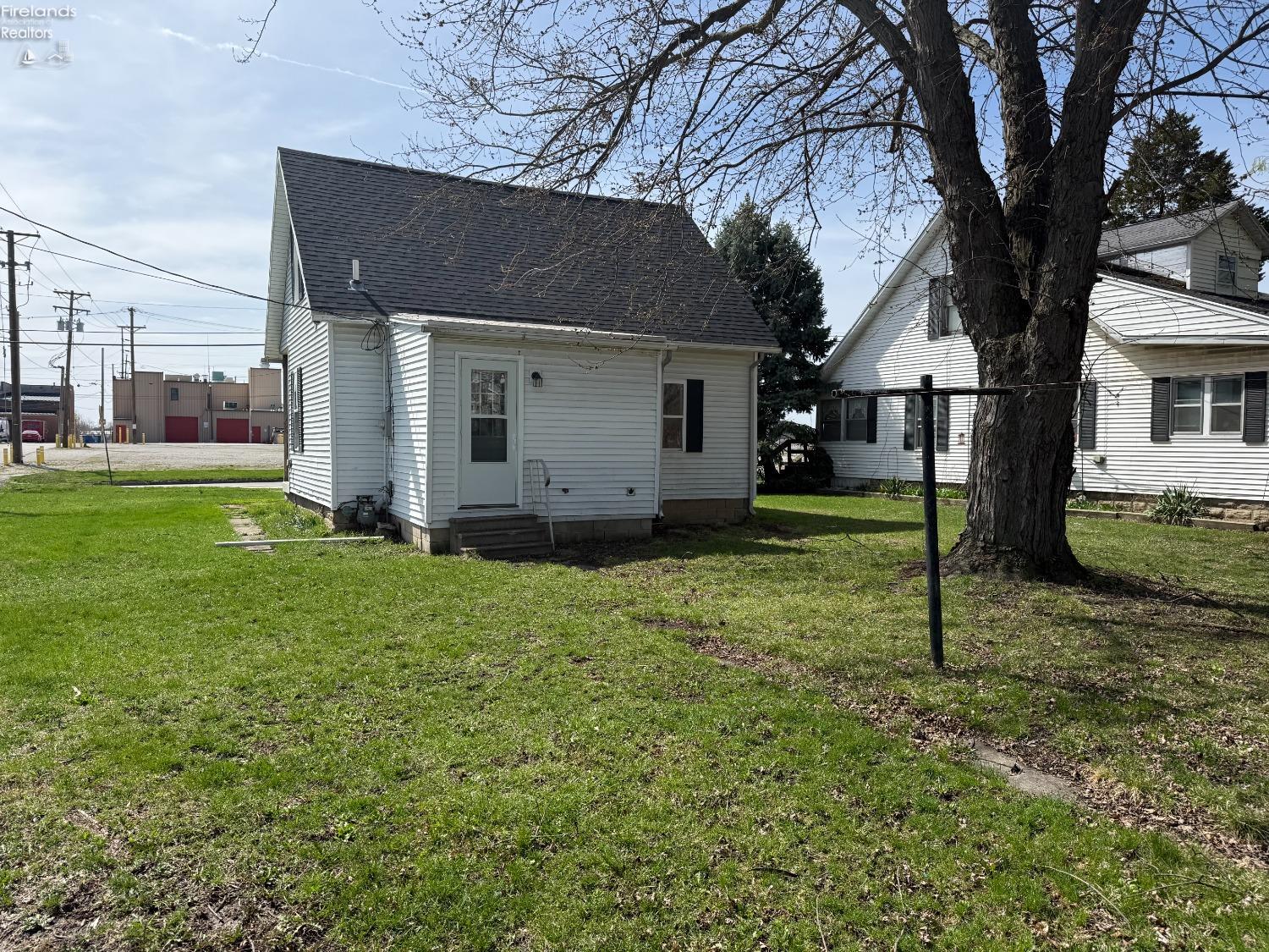 236 W Main Street, Oak Harbor, New Mexico image 3
