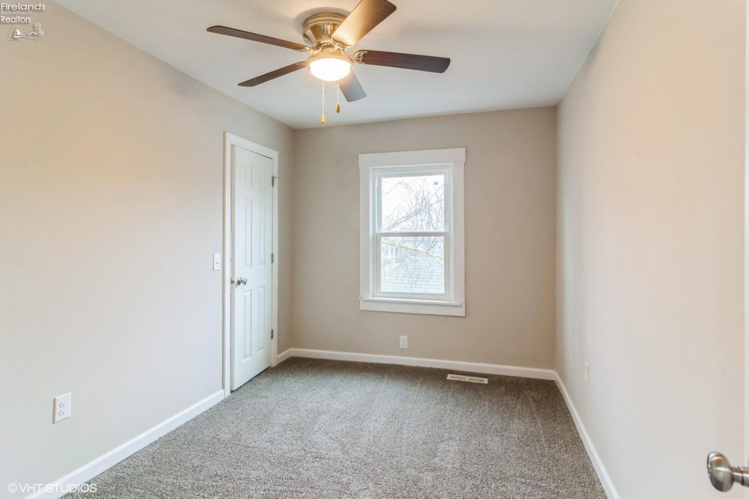 249 W Lytle Street, Fostoria, Ohio image 11