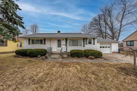 Homes For Sale - 306 E Main Street<br/> Ottawa County, Oak Harbor, OH 43449