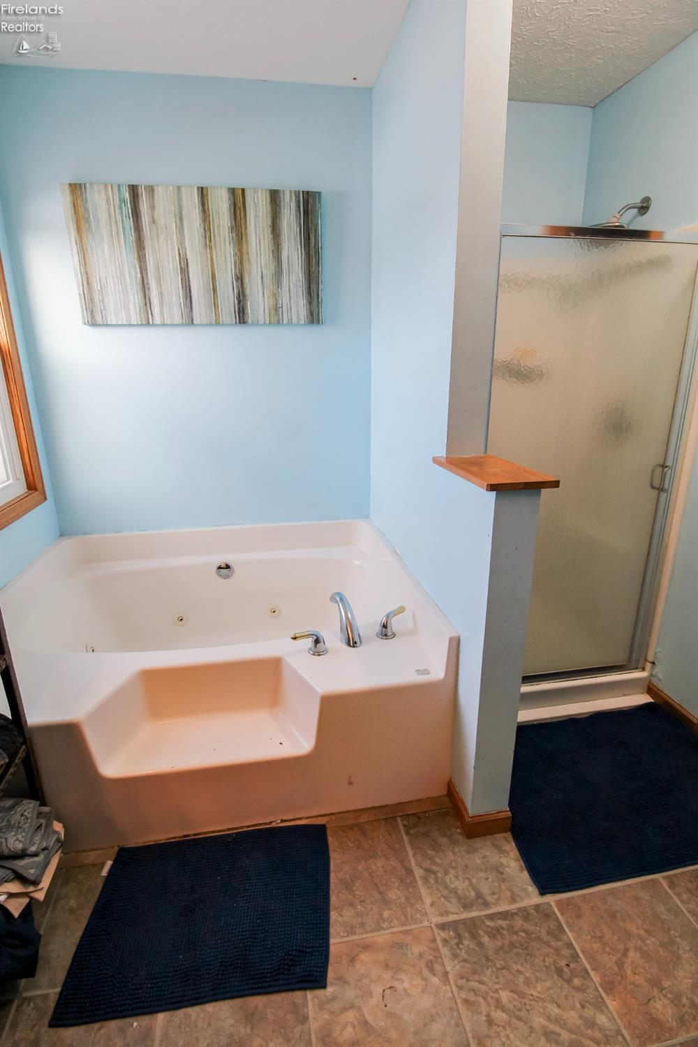 Sandusky, Ohio 44870, United States, 4 Bedrooms Bedrooms, ,3 BathroomsBathrooms,Residential,Contingent,1154