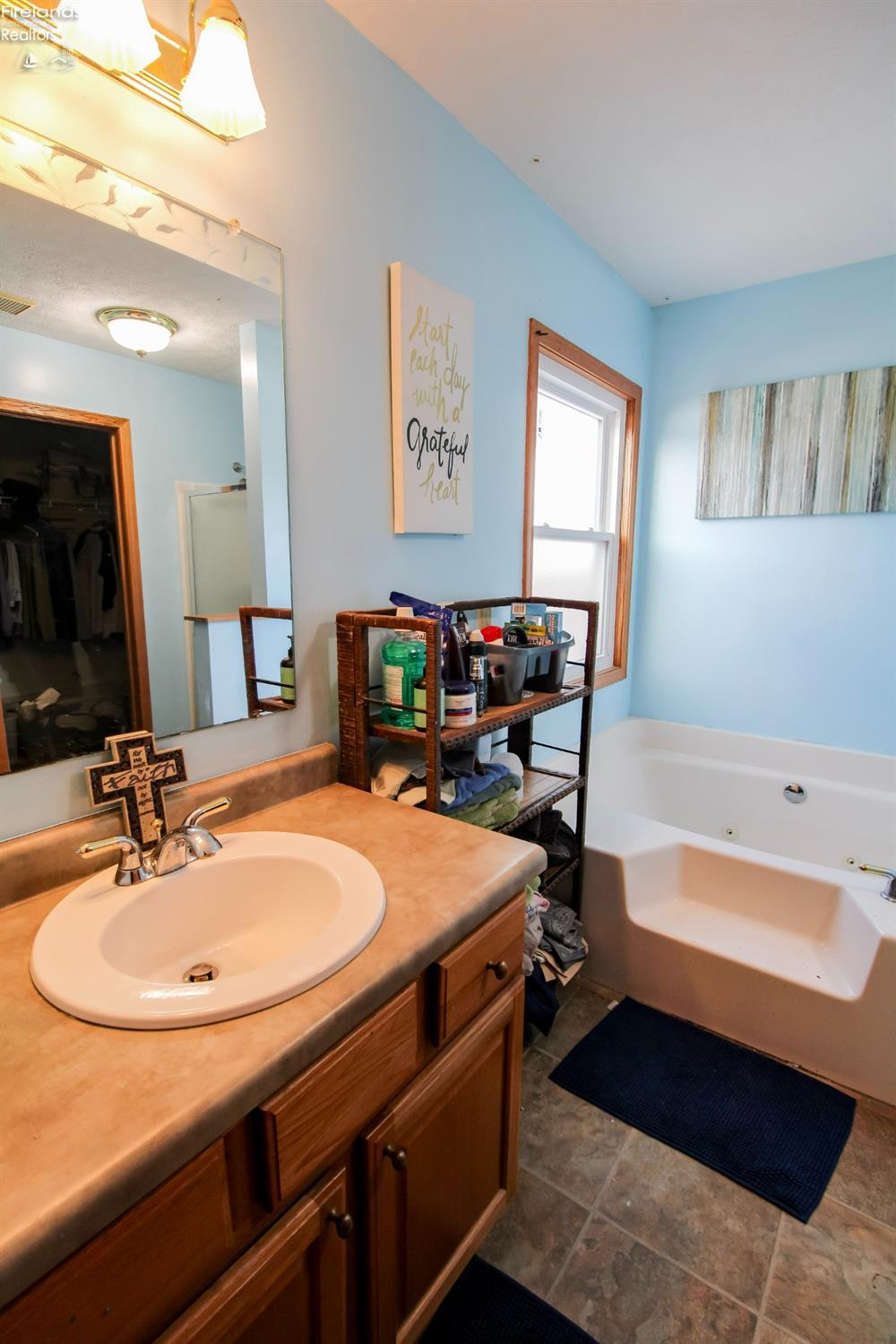 Sandusky, Ohio 44870, United States, 4 Bedrooms Bedrooms, ,3 BathroomsBathrooms,Residential,Contingent,1154