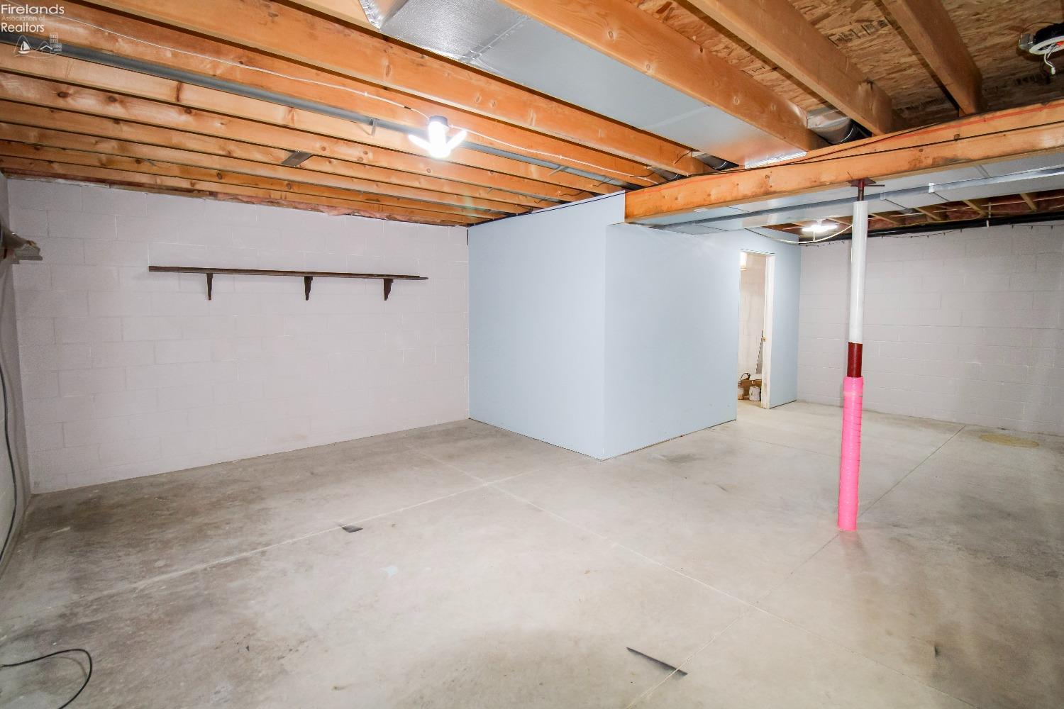 Sandusky, Ohio 44870, United States, 4 Bedrooms Bedrooms, ,3 BathroomsBathrooms,Residential,Contingent,1154