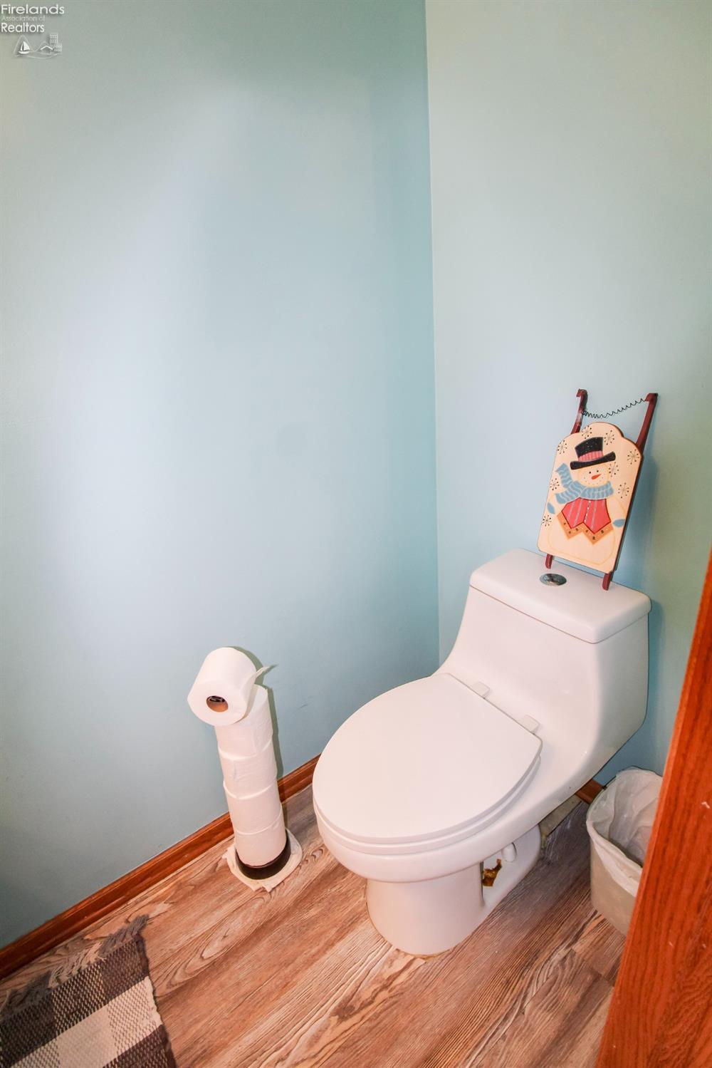 Sandusky, Ohio 44870, United States, 4 Bedrooms Bedrooms, ,3 BathroomsBathrooms,Residential,Contingent,1154