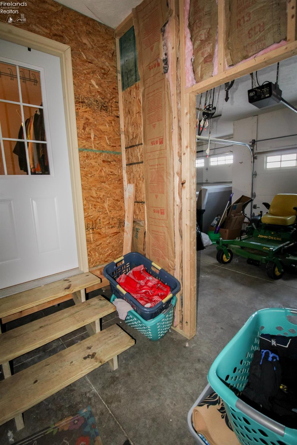 Sandusky, Ohio 44870, United States, 4 Bedrooms Bedrooms, ,3 BathroomsBathrooms,Residential,Contingent,1154