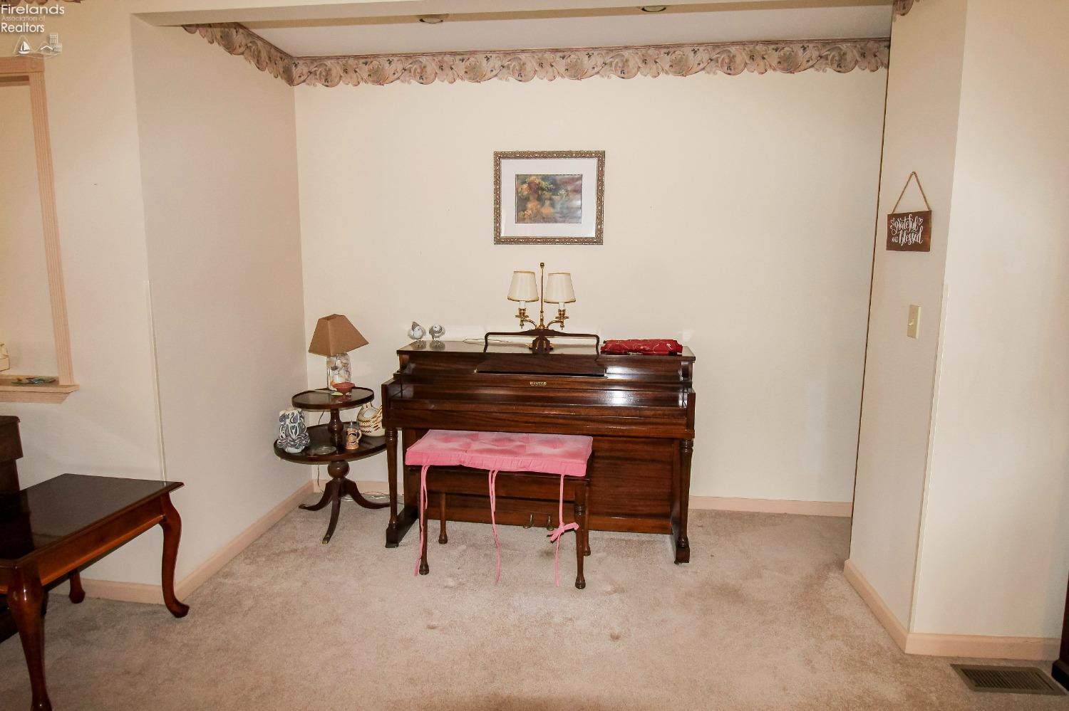 Sandusky, Ohio 44870, United States, 3 Bedrooms Bedrooms, ,4 BathroomsBathrooms,Residential,Active,7431