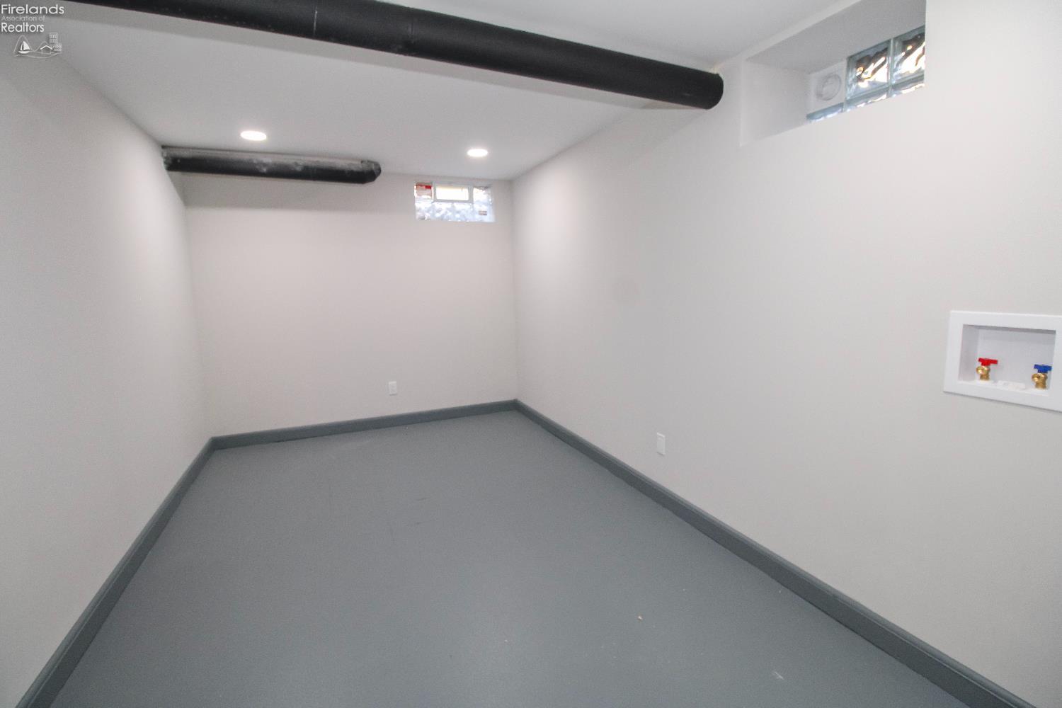 Huron, Ohio 44839, United States, 3 Bedrooms Bedrooms, ,2 BathroomsBathrooms,Residential,Active,238576