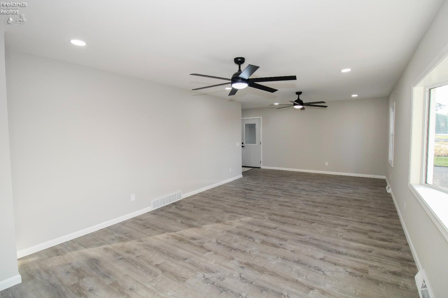 Huron, Ohio 44839, United States, 3 Bedrooms Bedrooms, ,2 BathroomsBathrooms,Residential,Active,238576