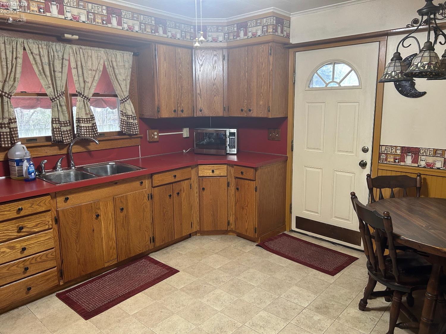 1112 W Osborne Street, Sandusky, Ohio image 14