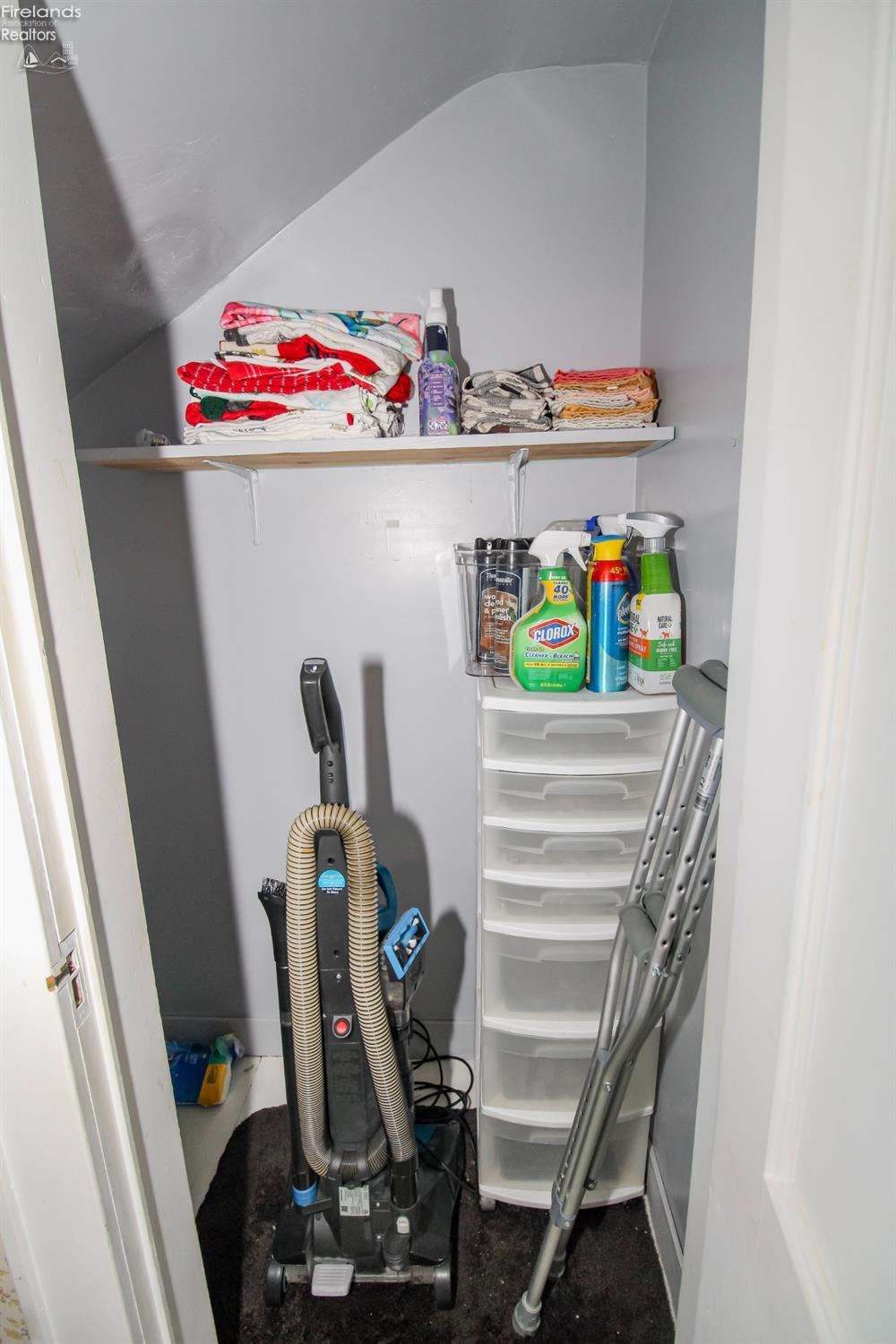 Sandusky, Ohio 44870, United States, 3 Bedrooms Bedrooms, ,2 BathroomsBathrooms,Residential,Contingent,193910