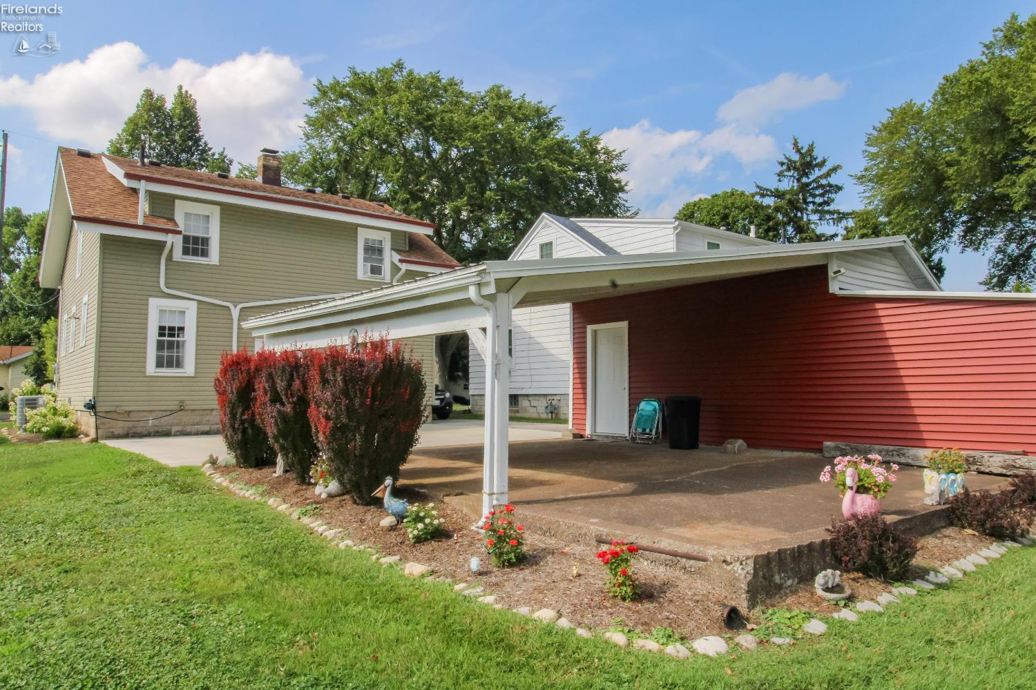 Sandusky, Ohio 44870, United States, 3 Bedrooms Bedrooms, ,2 BathroomsBathrooms,Residential,Contingent,193910