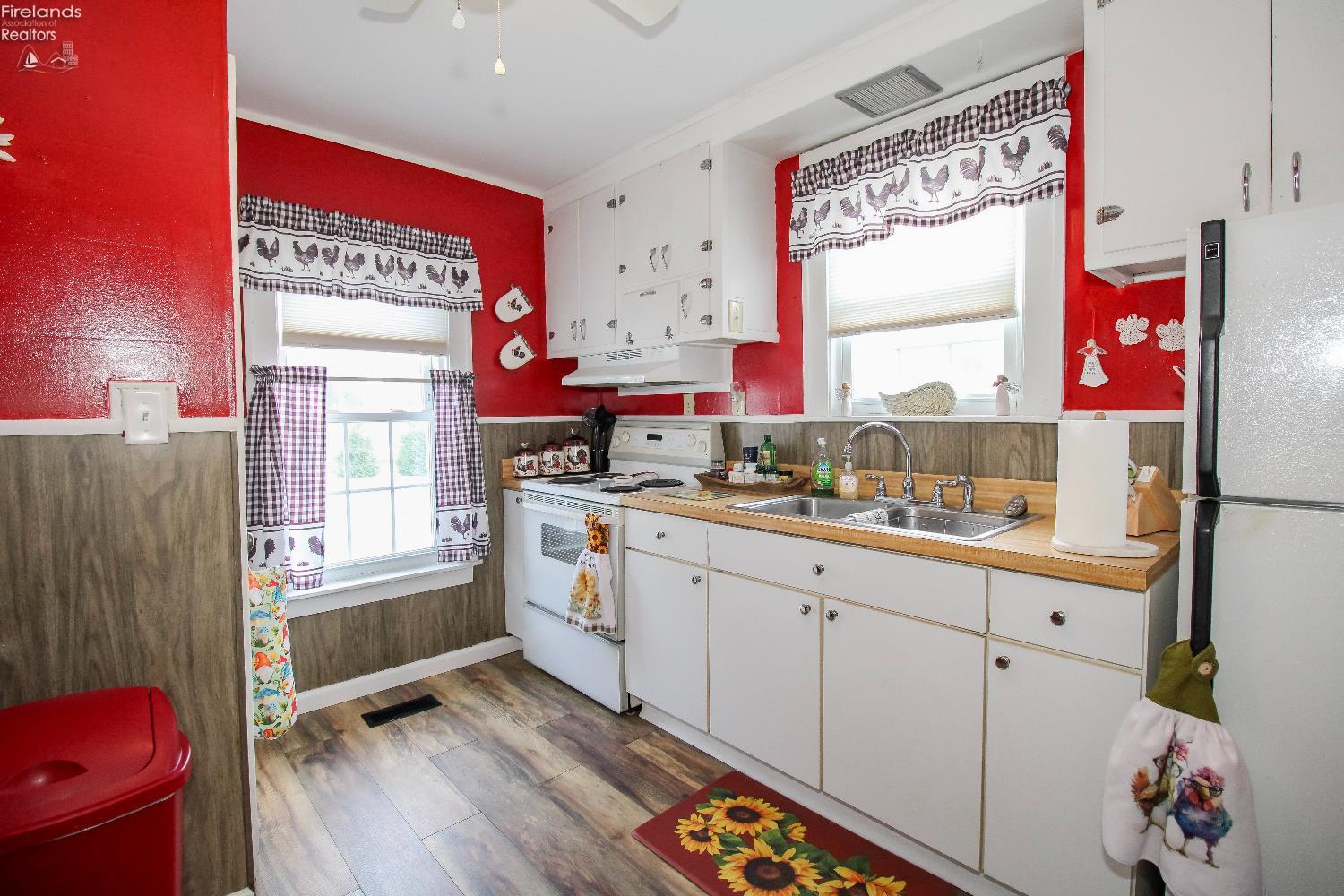 Sandusky, Ohio 44870, United States, 3 Bedrooms Bedrooms, ,2 BathroomsBathrooms,Residential,Contingent,193910