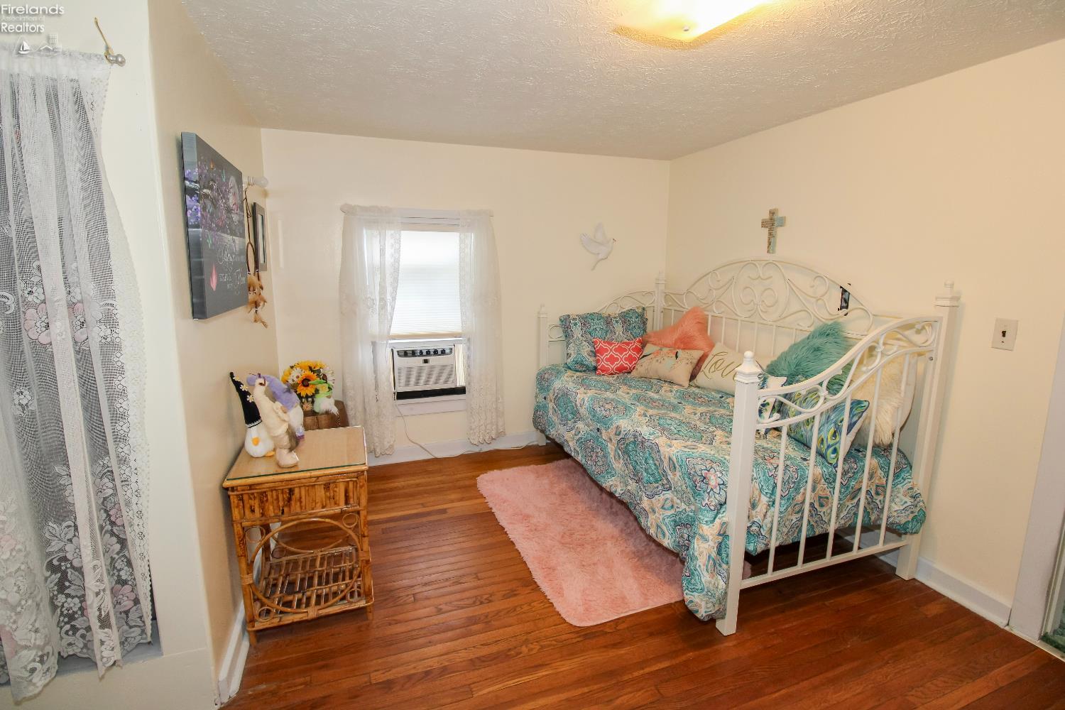 Sandusky, Ohio 44870, United States, 3 Bedrooms Bedrooms, ,2 BathroomsBathrooms,Residential,Contingent,193910