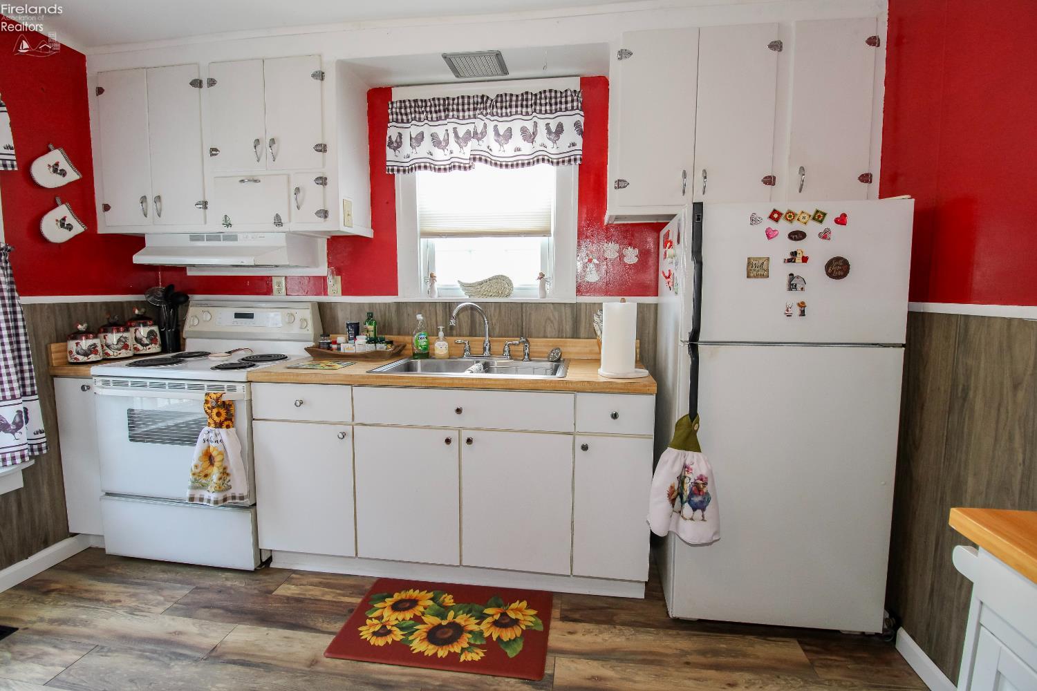 Sandusky, Ohio 44870, United States, 3 Bedrooms Bedrooms, ,2 BathroomsBathrooms,Residential,Contingent,193910