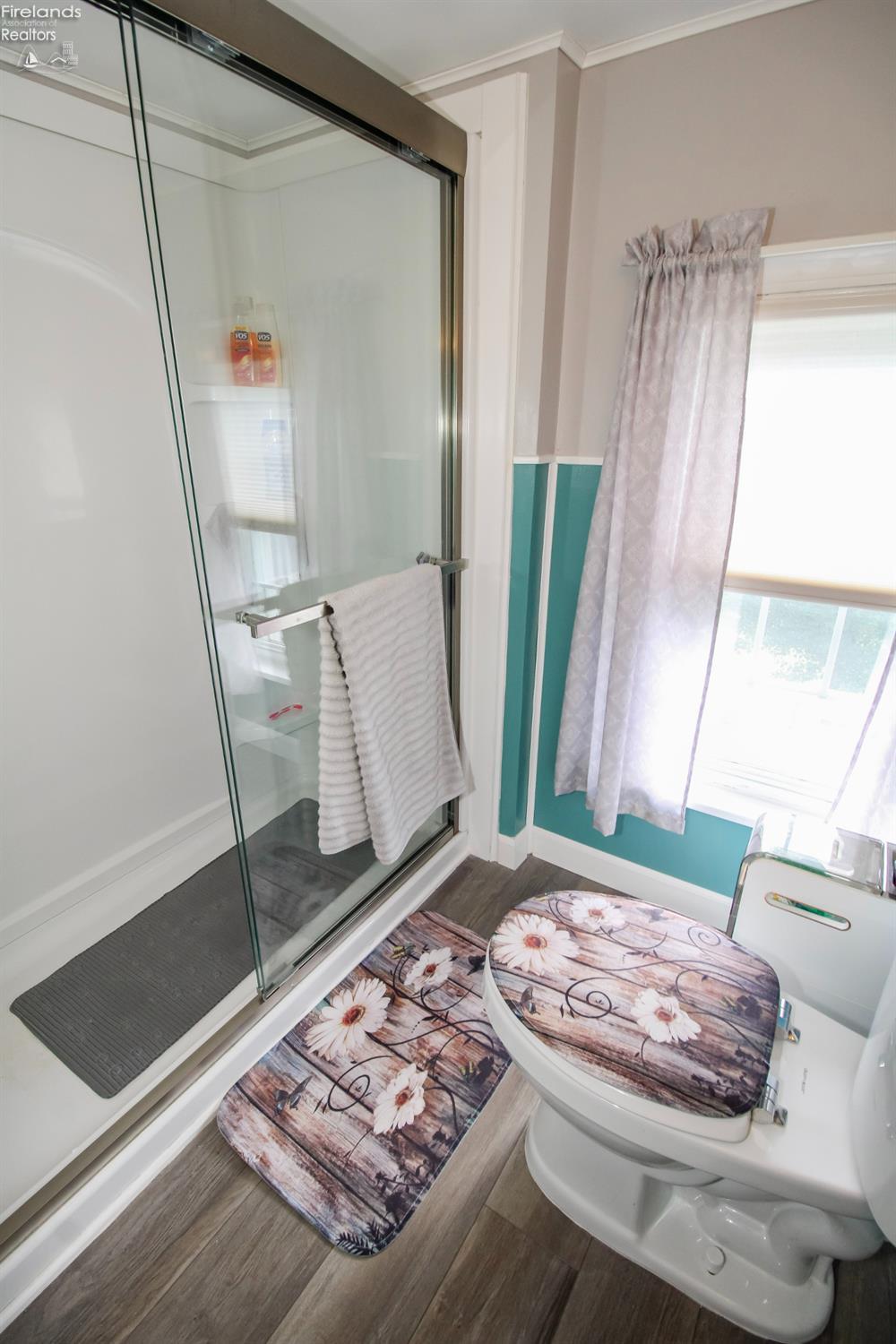 Sandusky, Ohio 44870, United States, 3 Bedrooms Bedrooms, ,2 BathroomsBathrooms,Residential,Contingent,193910