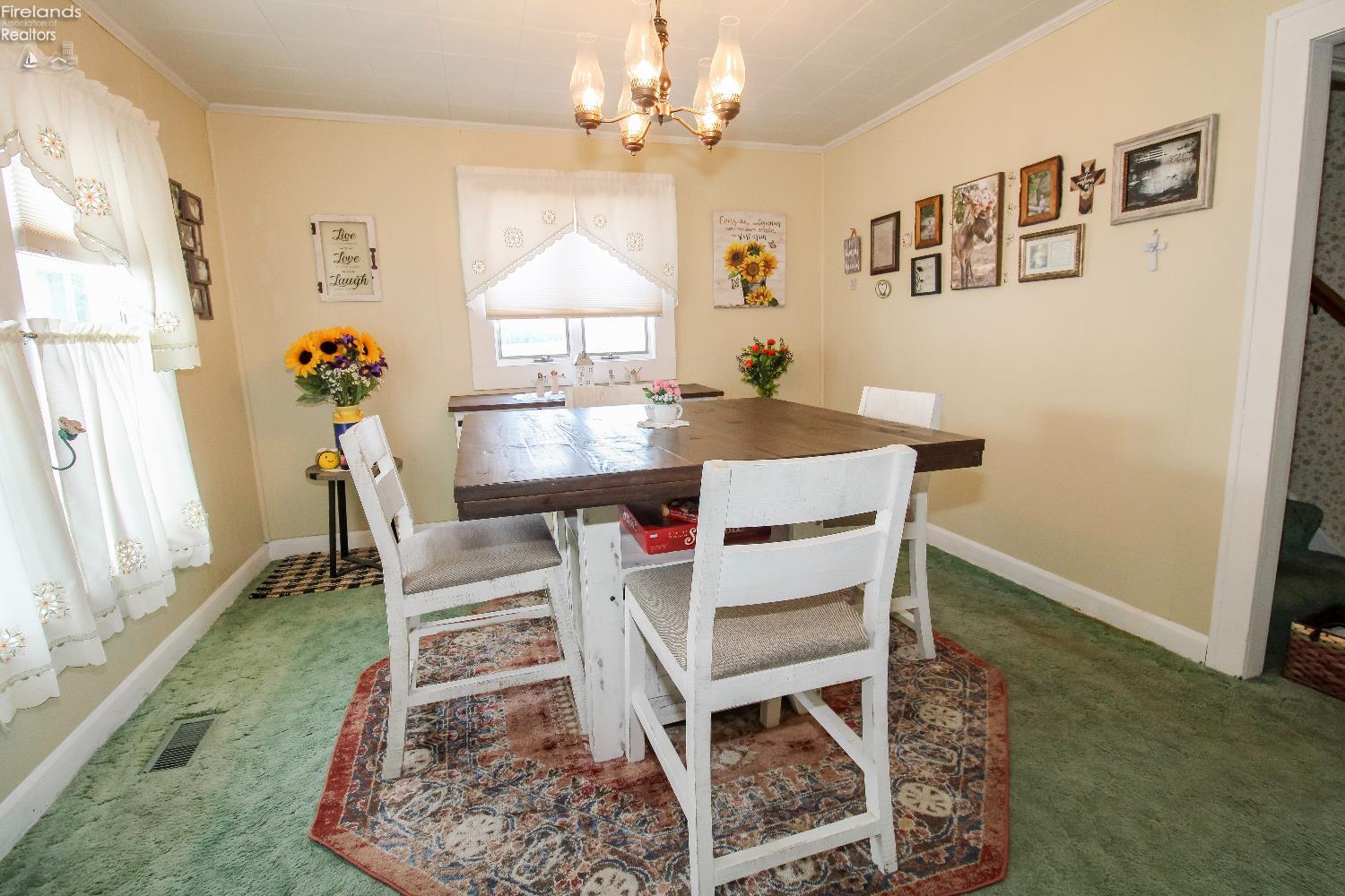 Sandusky, Ohio 44870, United States, 3 Bedrooms Bedrooms, ,2 BathroomsBathrooms,Residential,Contingent,193910