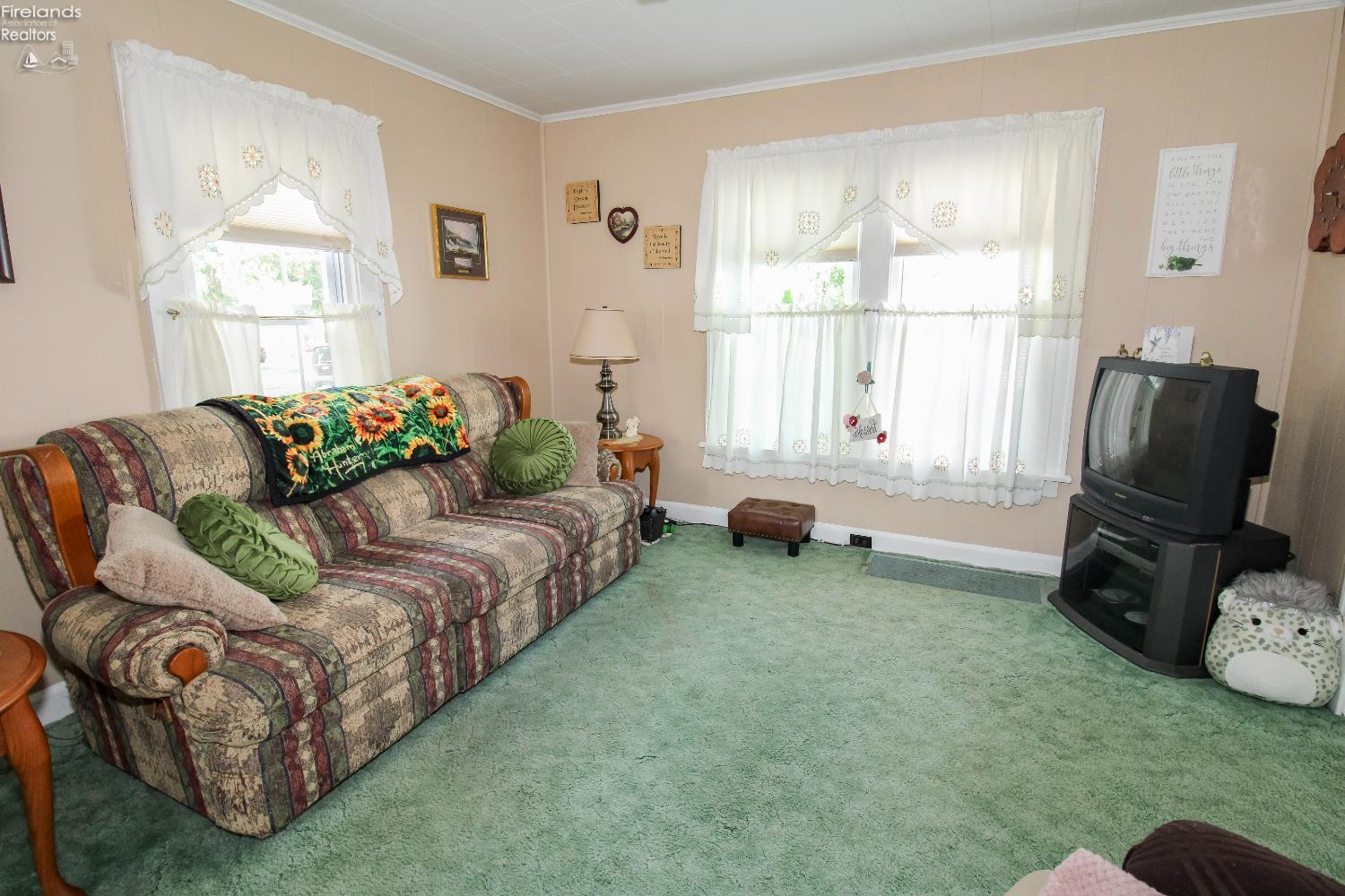 Sandusky, Ohio 44870, United States, 3 Bedrooms Bedrooms, ,2 BathroomsBathrooms,Residential,Contingent,193910