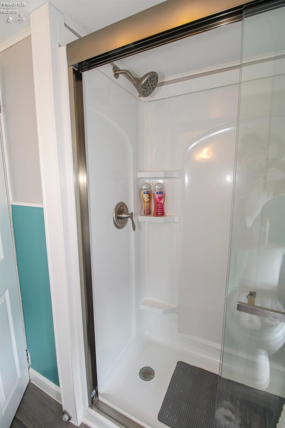 Sandusky, Ohio 44870, United States, 3 Bedrooms Bedrooms, ,2 BathroomsBathrooms,Residential,Contingent,193910