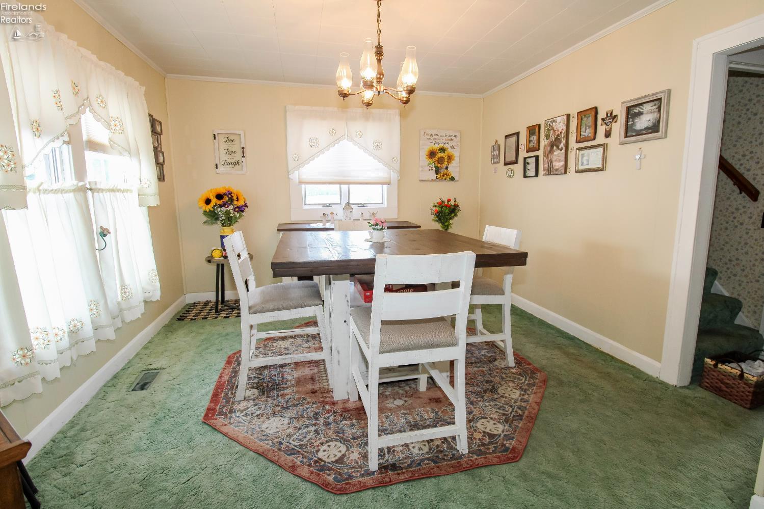 Sandusky, Ohio 44870, United States, 3 Bedrooms Bedrooms, ,2 BathroomsBathrooms,Residential,Contingent,193910