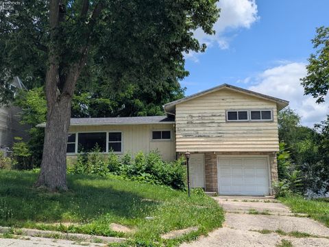 Homes For Sale - 613 S Wood Street<br/> Fremont, OH 43420