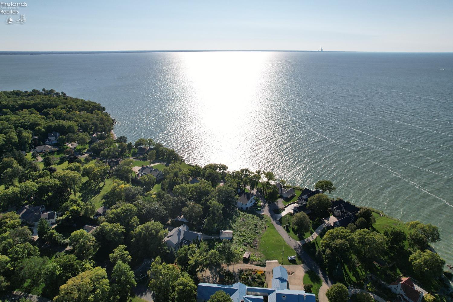 Cliff Drive, Port Clinton, Ohio image 9