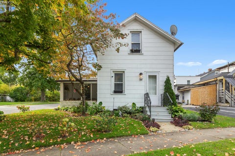 Photo of 28 Woodlawn Avenue, Norwalk, OH 44857 (MLS # 20264156)