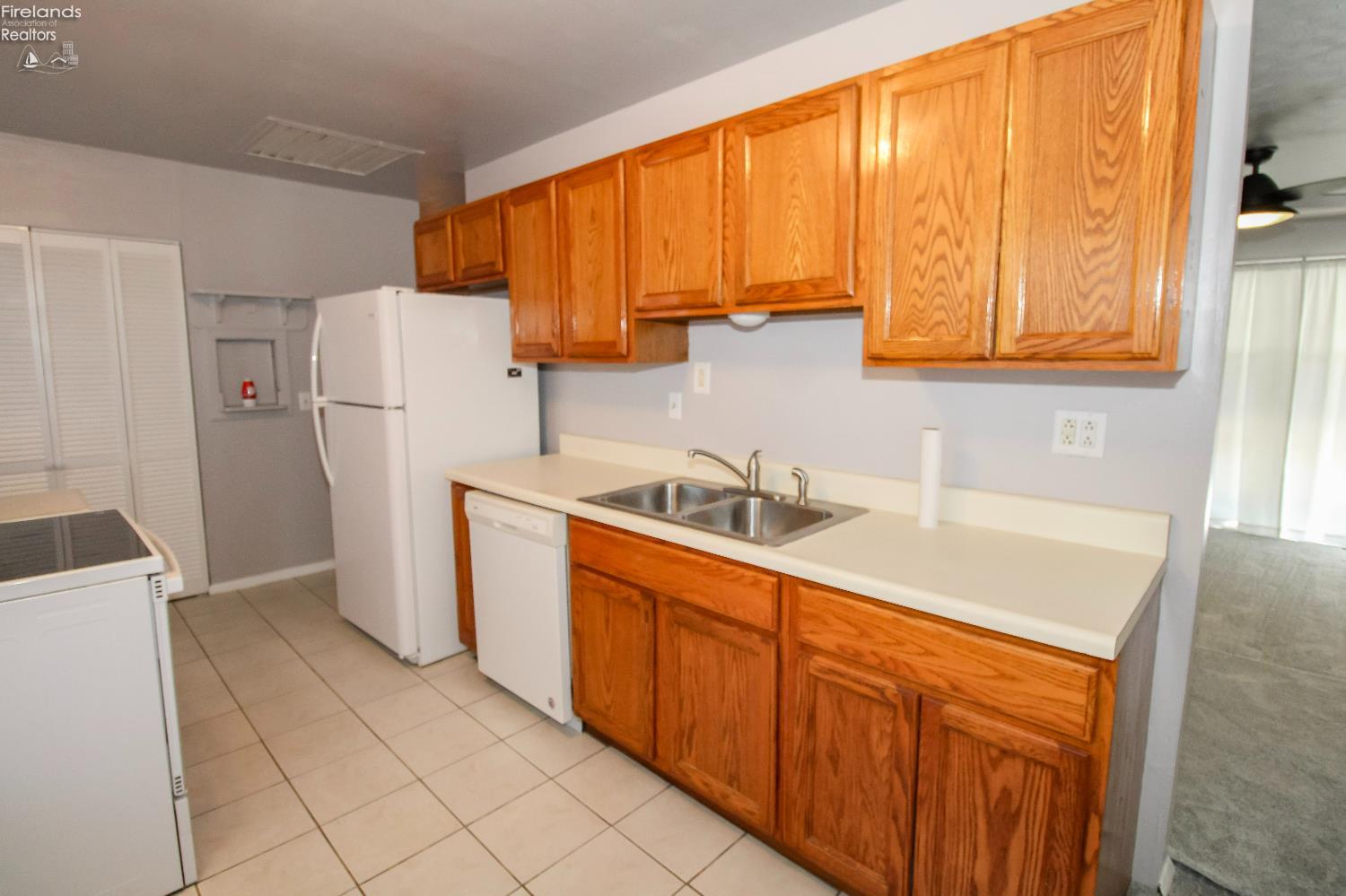 Sandusky, Ohio 44870, United States, 3 Bedrooms Bedrooms, ,1 BathroomBathrooms,Residential,Contingent,214568