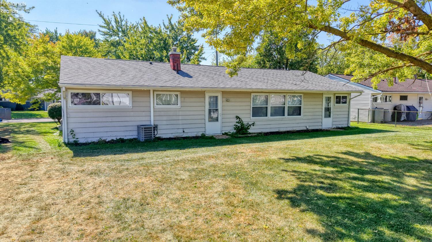 Sandusky, Ohio 44870, United States, 3 Bedrooms Bedrooms, ,1 BathroomBathrooms,Residential,Contingent,214568