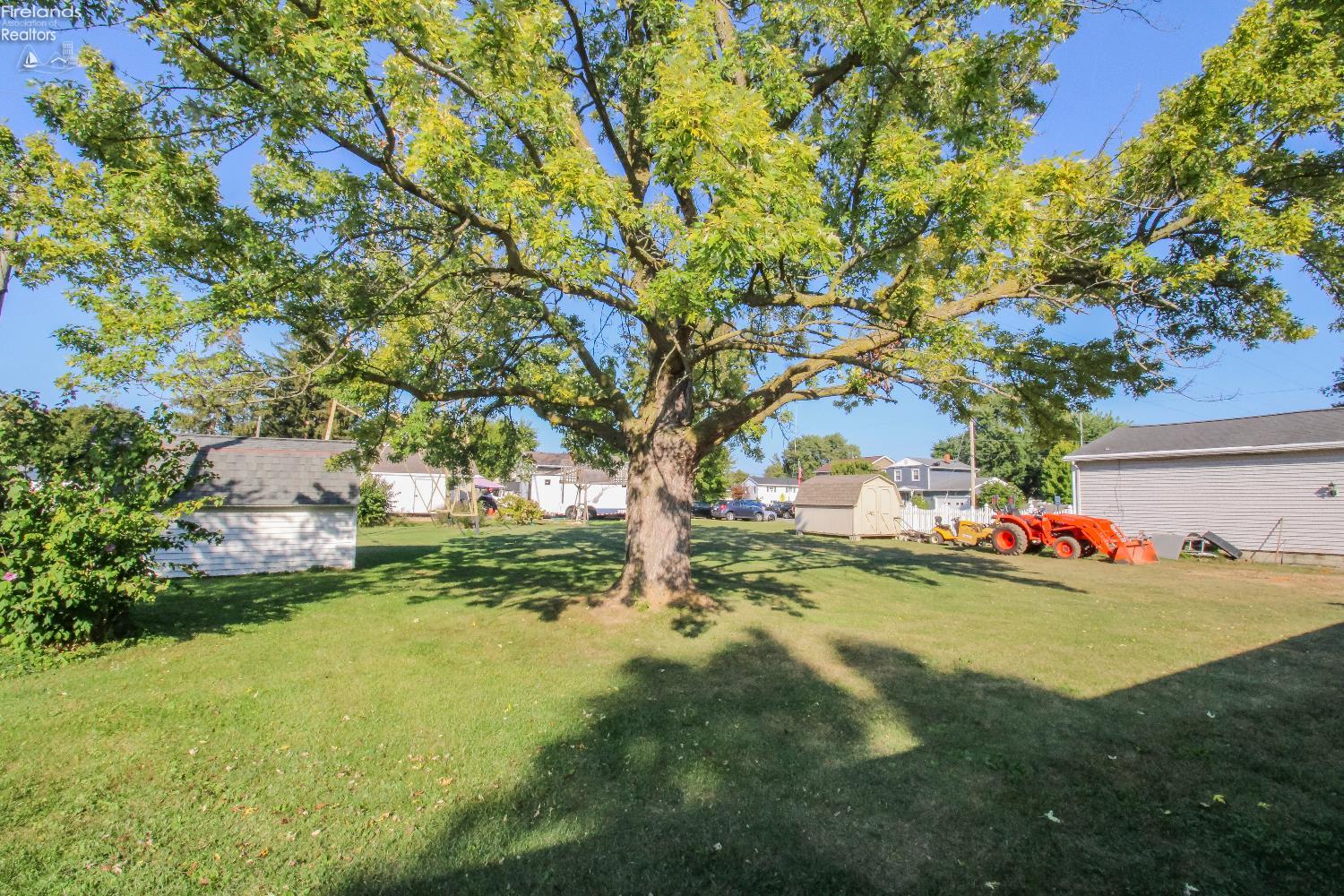 Sandusky, Ohio 44870, United States, 3 Bedrooms Bedrooms, ,1 BathroomBathrooms,Residential,Contingent,214568