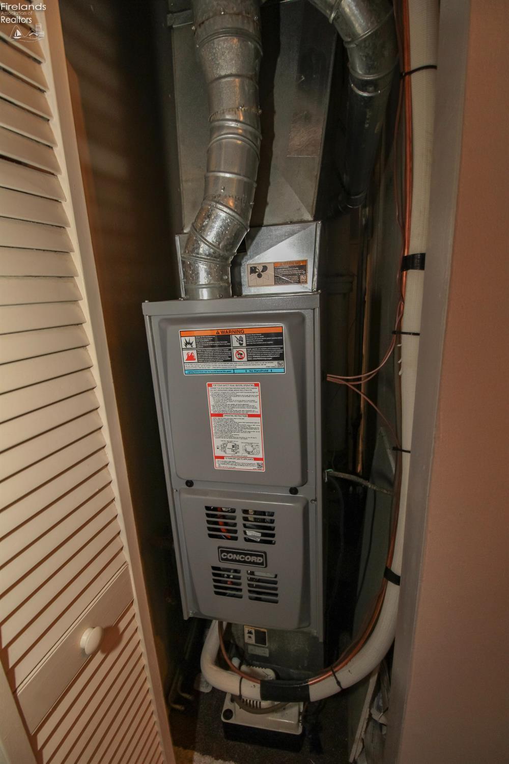 Sandusky, Ohio 44870, United States, 3 Bedrooms Bedrooms, ,1 BathroomBathrooms,Residential,Contingent,214568