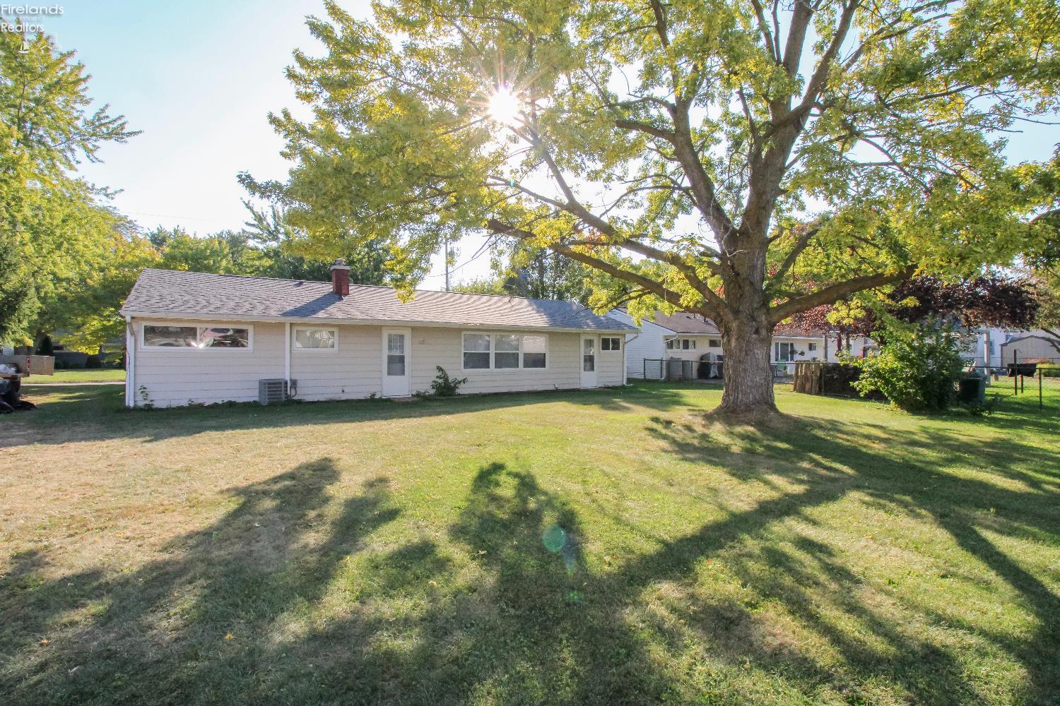 Sandusky, Ohio 44870, United States, 3 Bedrooms Bedrooms, ,1 BathroomBathrooms,Residential,Contingent,214568