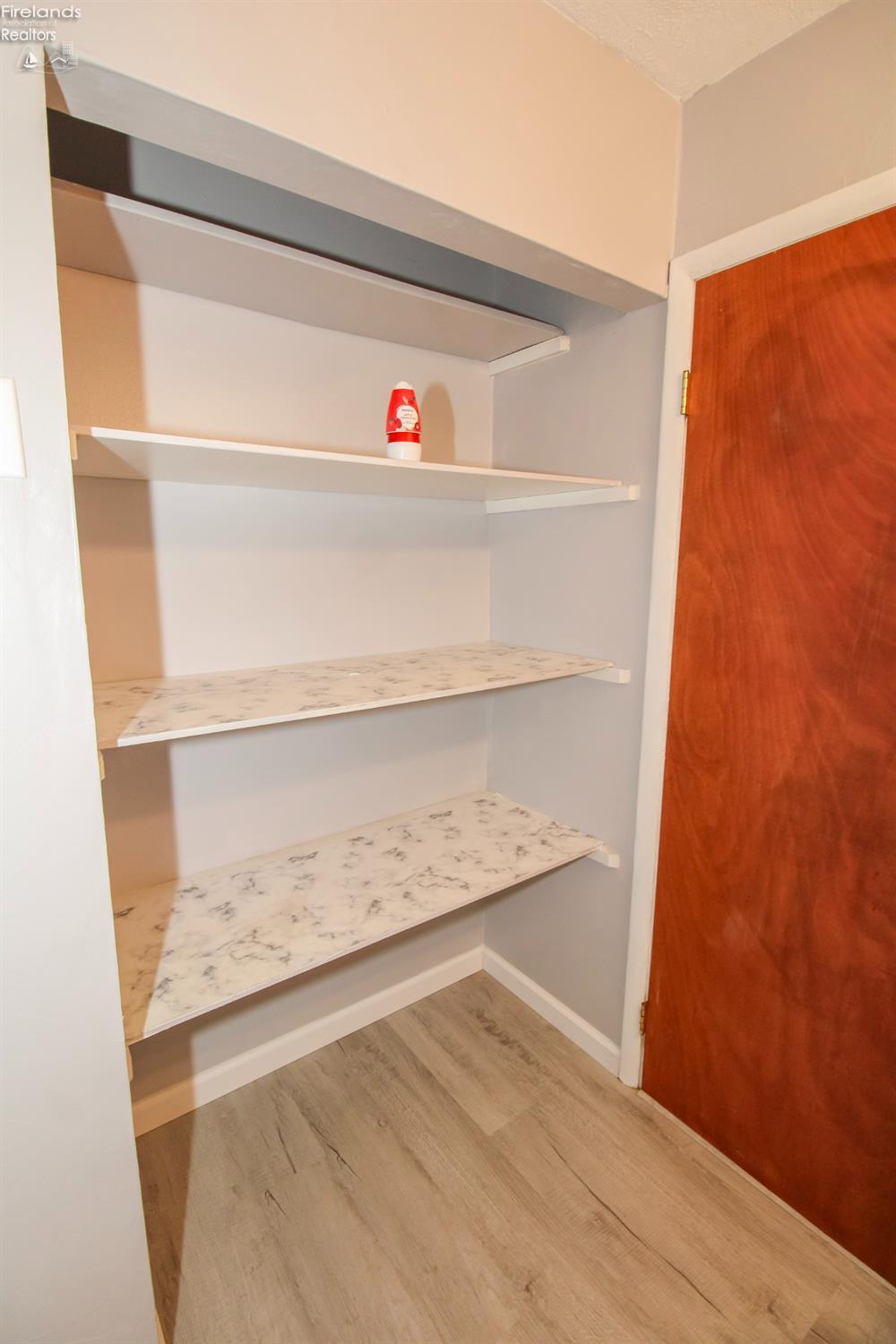 Sandusky, Ohio 44870, United States, 3 Bedrooms Bedrooms, ,1 BathroomBathrooms,Residential,Contingent,214568